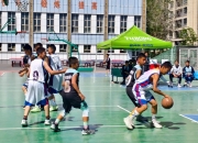 半岛体育app登录-篮球快报：球员间暗中角逐，谁将力压众人？的简单介绍